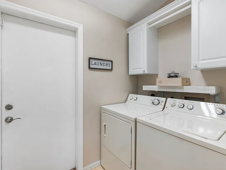 1325 Bayport Ave — Photo 29
