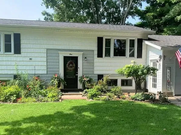 1 Rushton Dr, Canton, NY 13617