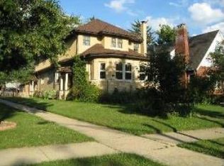 901 Vine Ave, Park Ridge, IL 60068