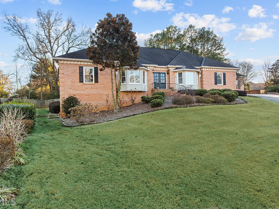 1st image of 1535 Blyth Walk