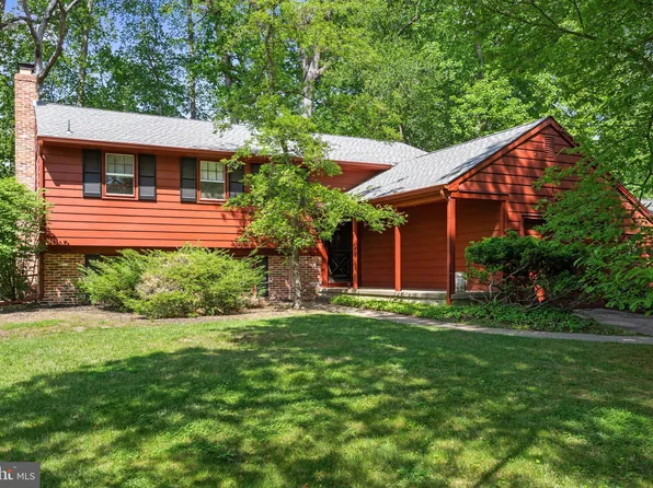 112 Deerfield Dr, Cherry Hill, NJ 08034