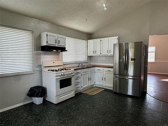 2nd image of 2633 Blue Heron Dr