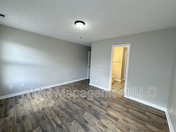 5th image of 331 Bubble Creek Ct Unit 11