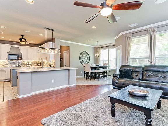 2nd image of 1361 Riverside Oaks Dr