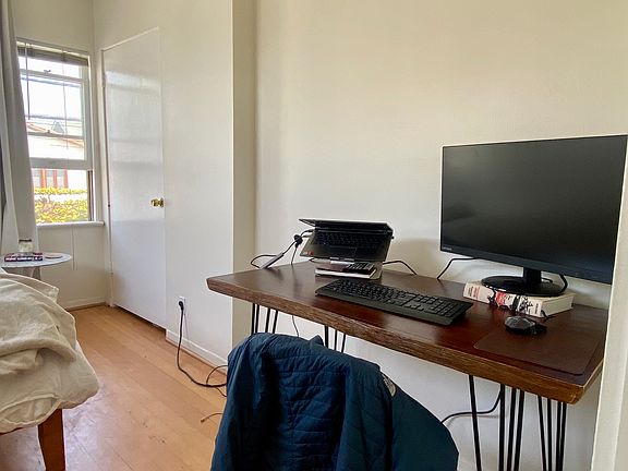 4th image of 31 Clubhouse Ave #2