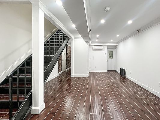 4th image of 50 E 3rd St APT A