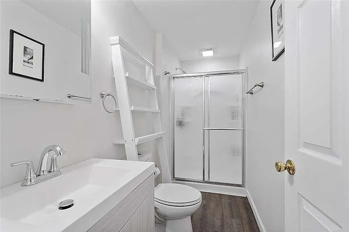 5702 Stockbridge Ct — Photo 5