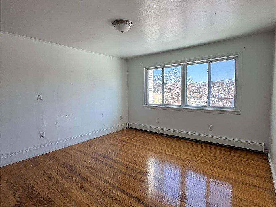1st image of 221 Woodland Ave