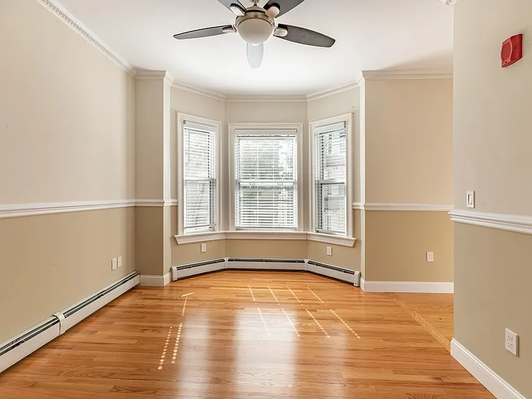 96 Webster St #2 — Photo 4