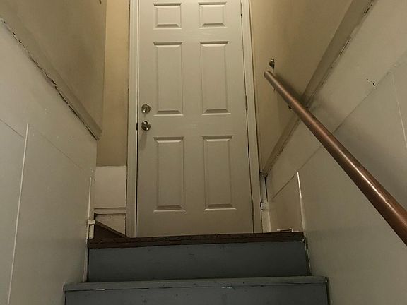 Steps to main floor