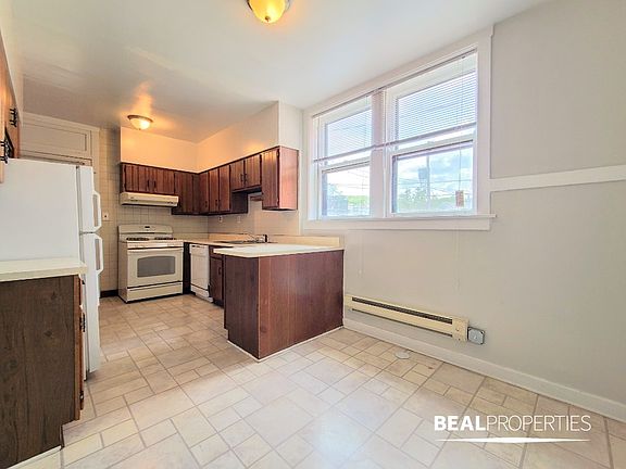 4th image of 1125 W Oakdale Ave APT 1A