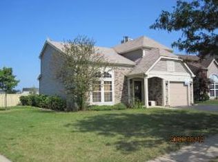 237 Pinehurst Dr, Mundelein, IL 60060