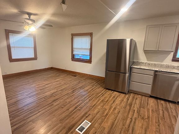 3rd image of 536 N 15th St