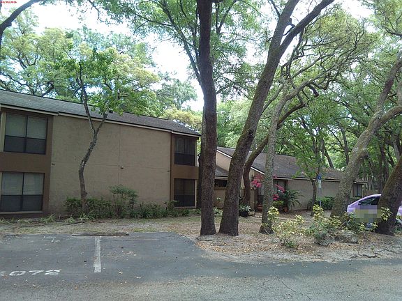 4th image of 940 Douglas 198 Ave