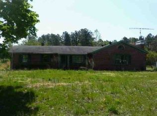 3484 Robinson Ferry Rd, White Plains, VA 23893