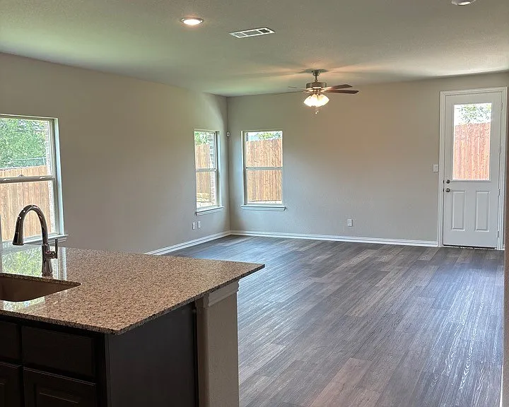 3513 Austin St — Photo 11