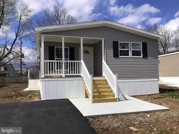 6220 Foster Dr, Morrisville, PA 19067