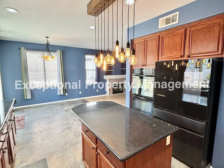 14855 Hedgerow Ct — Photo 9
