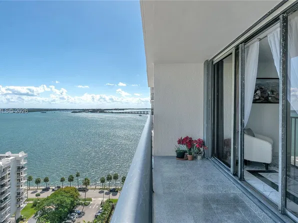 1450 Brickell Bay Dr, Miami, FL