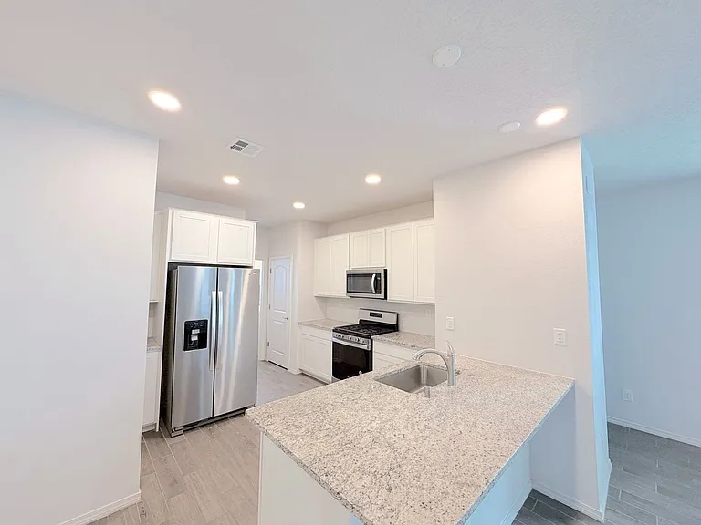 5777 Cosmo Ct NE — Photo 12