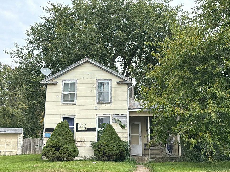 1st image of 416 Elm St