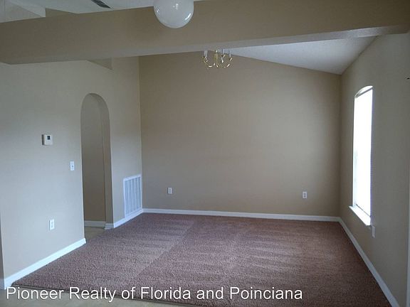 5th image of 626 Camel Ct