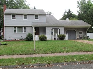 52 Temple Dr, East Hartford, CT 06108