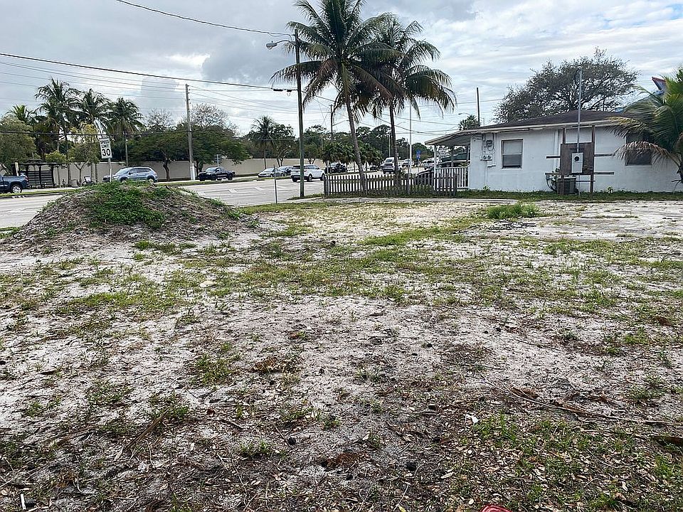2nd image of 1709 SW 12th St