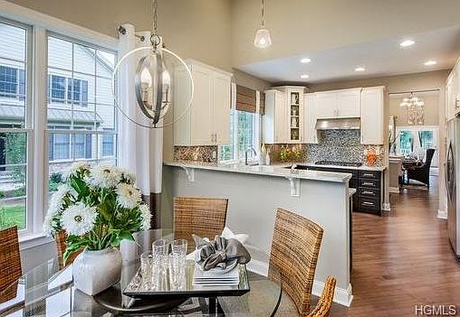 1st image of 33 Deforest Dr