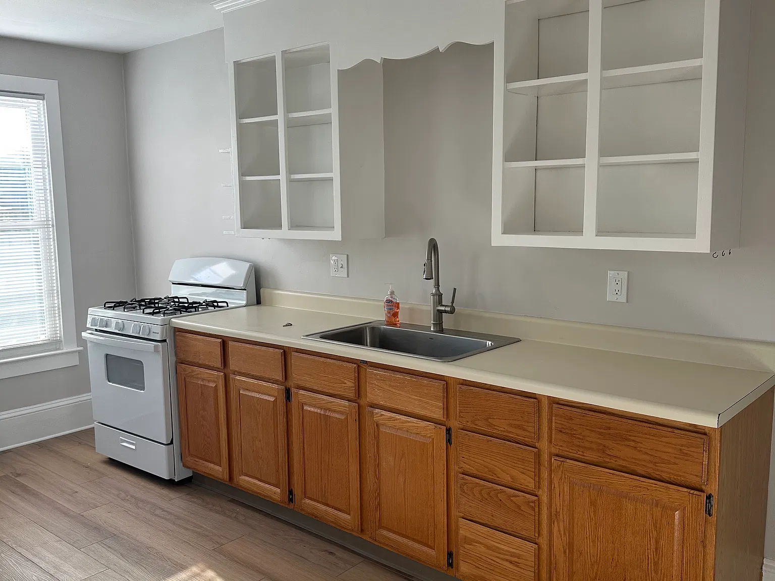 1 bed, $2,100 — Photo 3