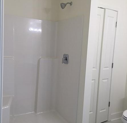 1st Fl Master Bath