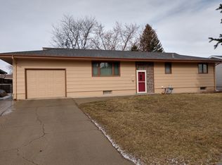 557 N Green St, Valentine, NE 69201