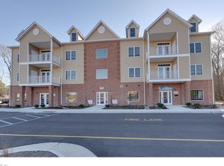 200 Fountains Ln APT 302, Poquoson, VA 23662