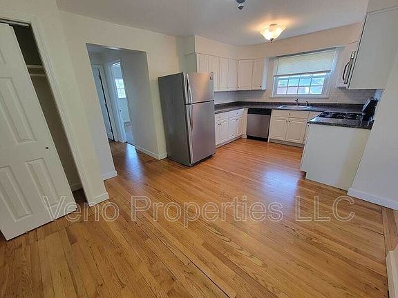 4th image of 1688 Western Ave