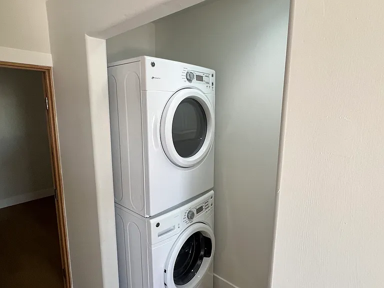 Laundry closet/ with extra space