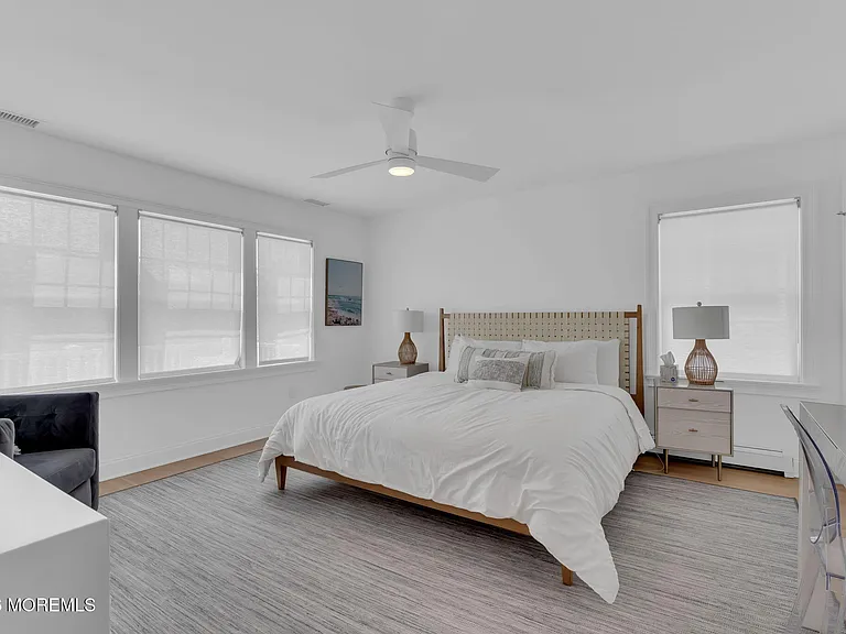 112 Sylvania Ave — Photo 48