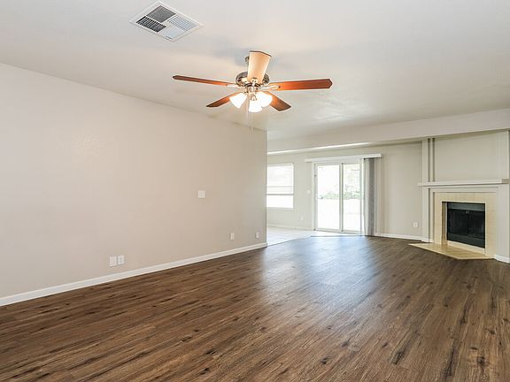 4th image of 23837 N 40th Dr
