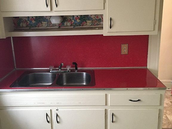5th image of 1100 Main St APT 7