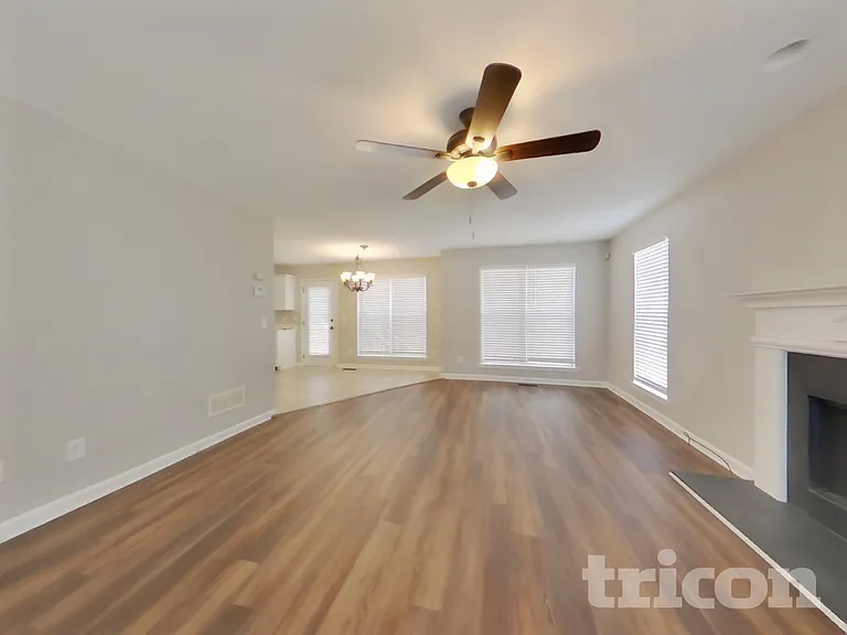 214 Amber Trce — Photo 3