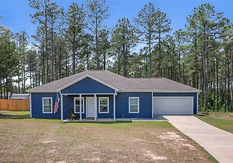 4 bed, 1572 sqft, $1,900 — Photo 1