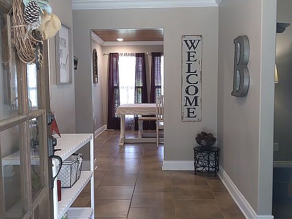 Entry way