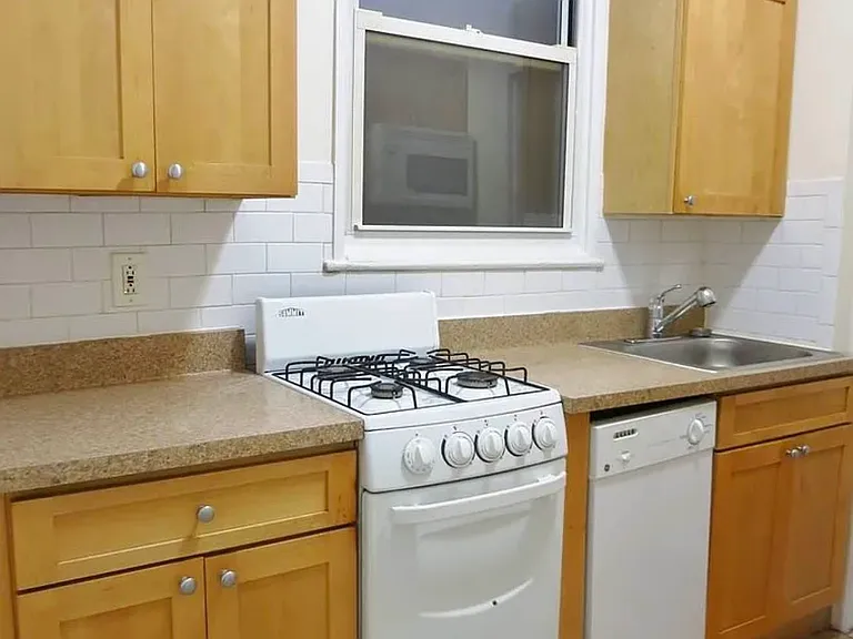 1606 1st Ave #5B — Photo 4