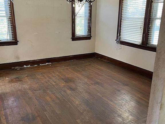 4th image of 4905 Corinth Ave