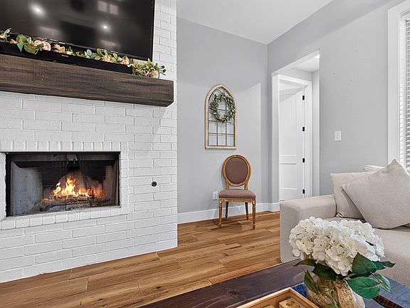 3rd image of 114 Saddle Brook Cir