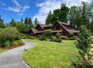 11051 NE Wacky Nut Way, Bainbridge Island, WA 98110