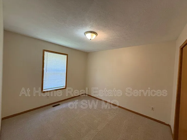 4338 S York Ave — Photo 7