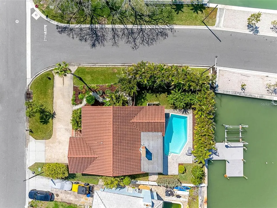 562 Johns Pass Ave