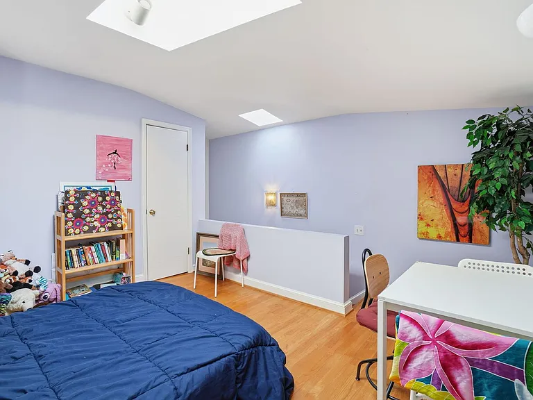 301 G St NE #32 — Photo 9
