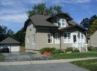 315 Vine St, Woodstock, IL 60098