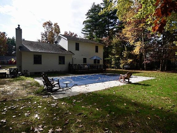 2nd image of 92 Nicole Dr